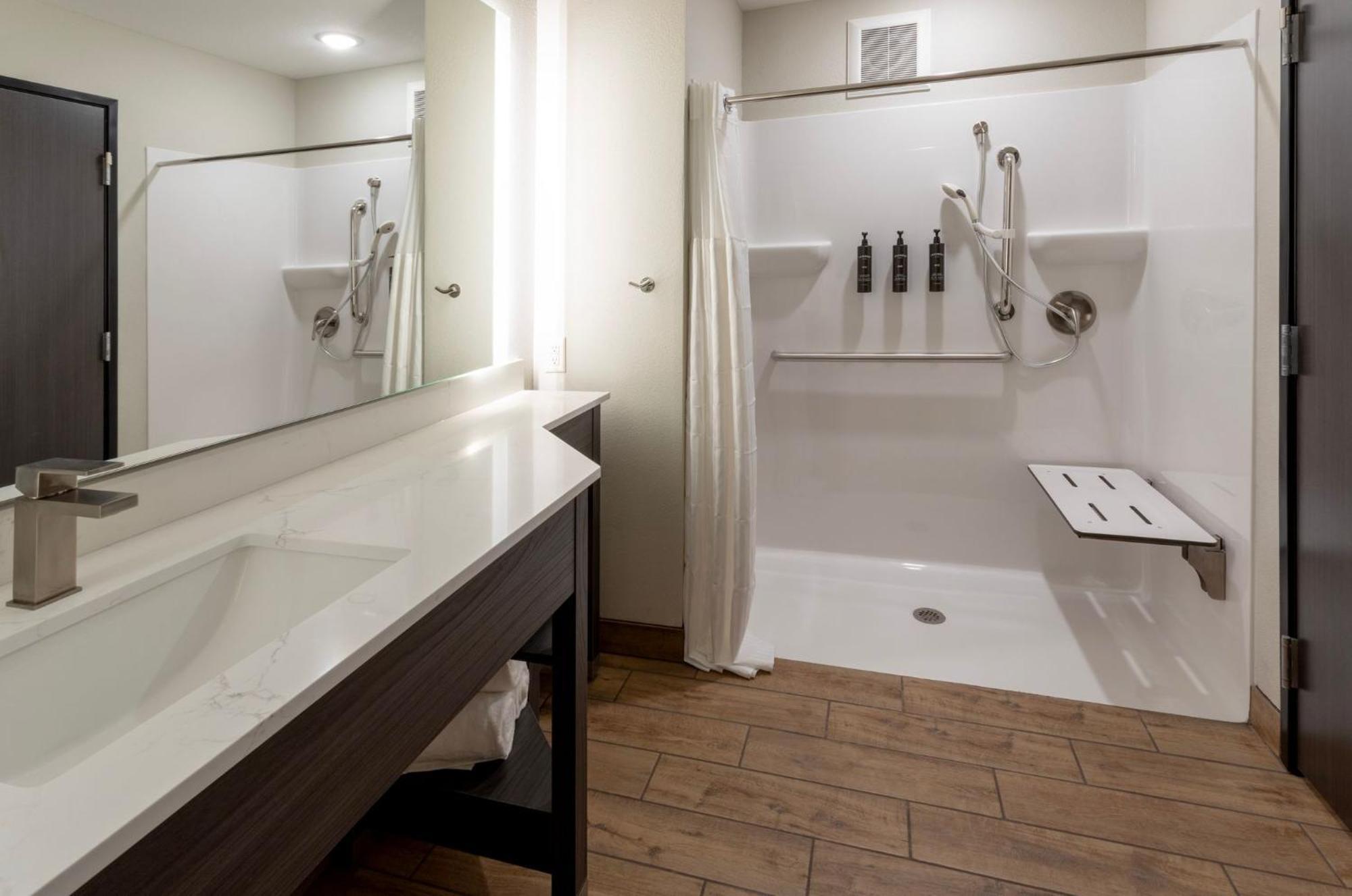 Grandstay Hotel & Suites Algona Buitenkant foto