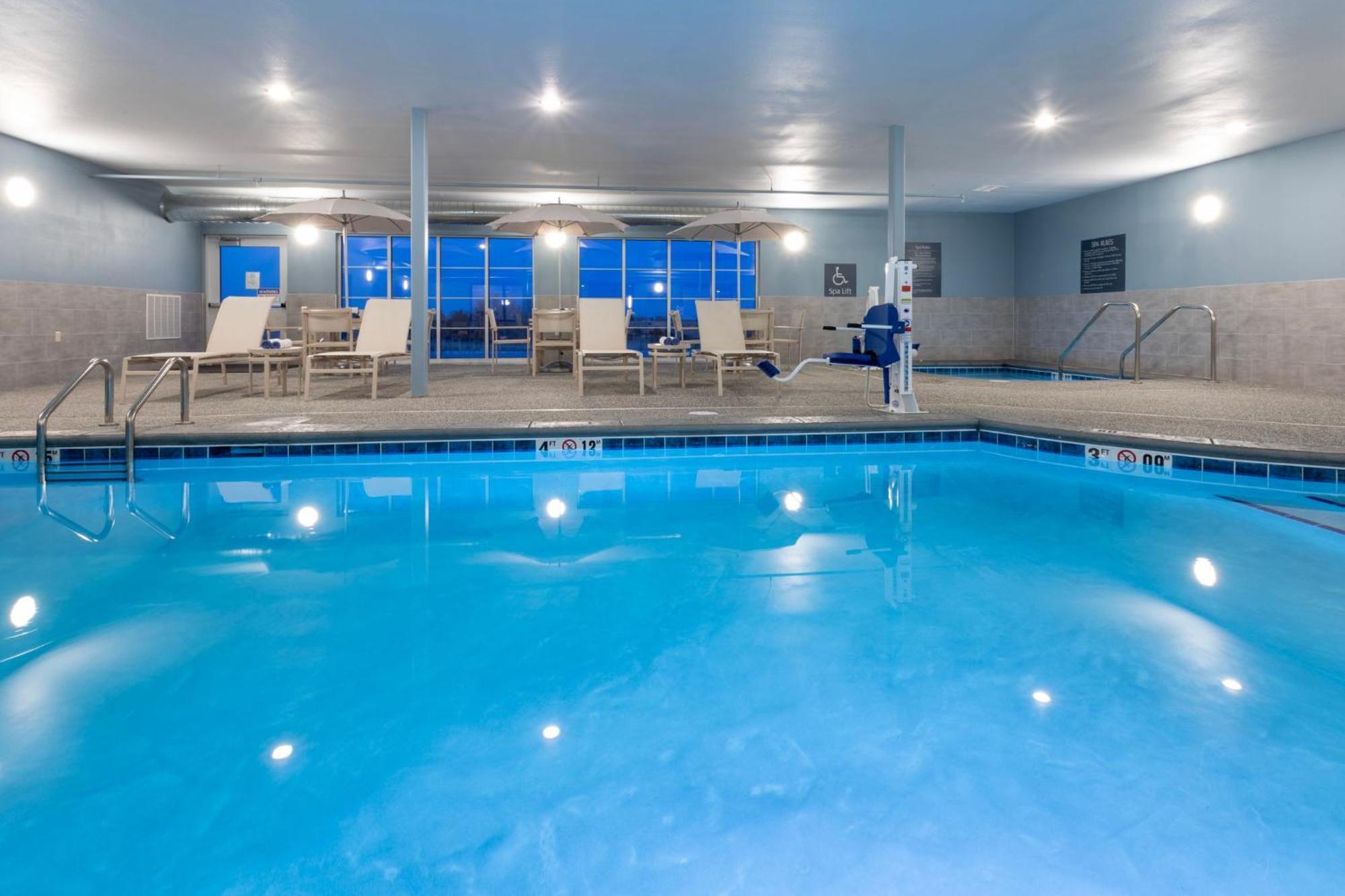 Grandstay Hotel & Suites Algona Buitenkant foto