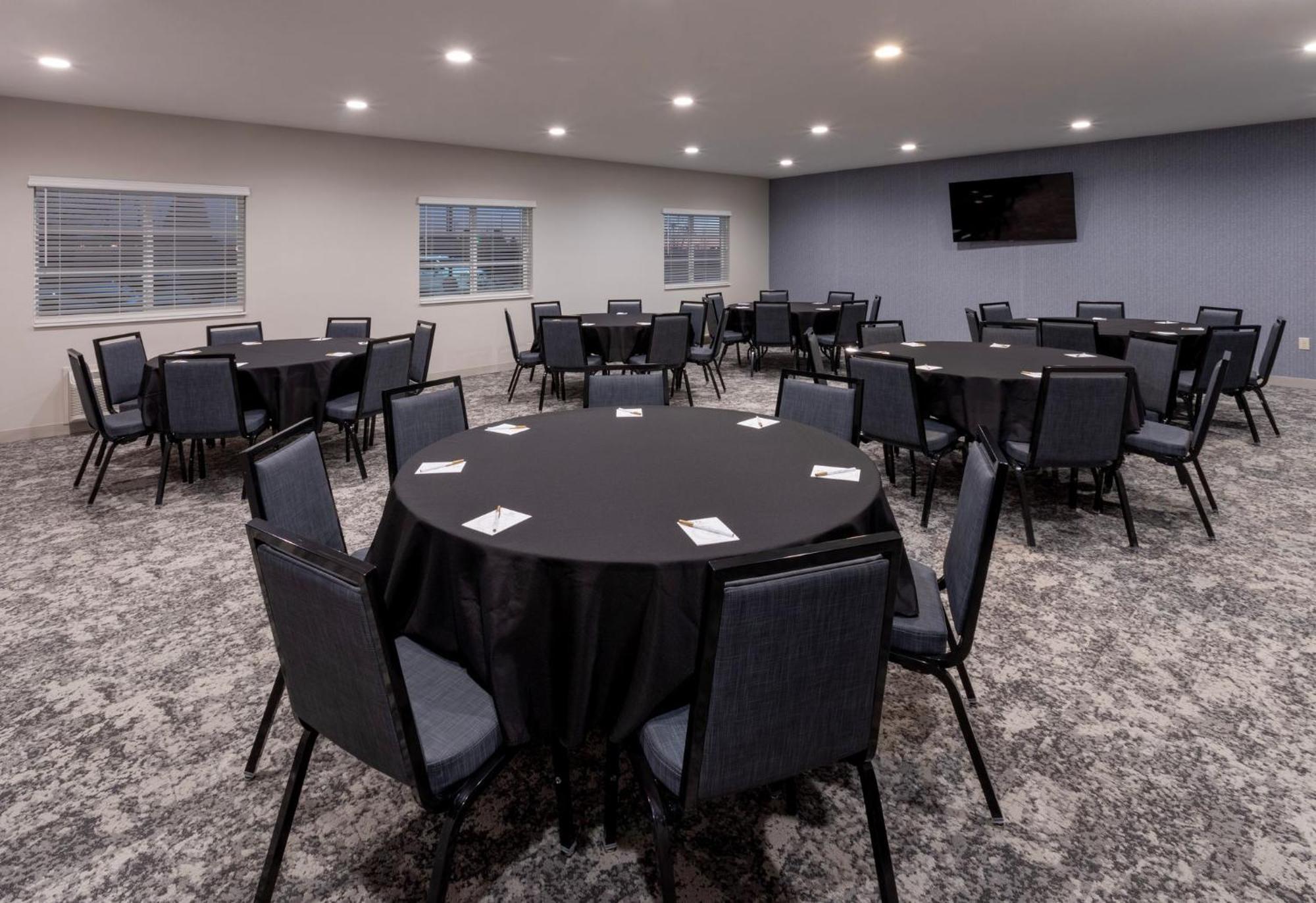 Grandstay Hotel & Suites Algona Buitenkant foto